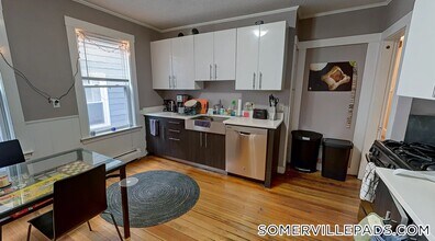 21 Granite St in Somerville, MA - Building Photo - Building Photo