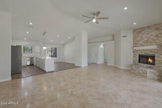 501 E Desert Hills Estate Dr in Phoenix, AZ - Foto de edificio - Building Photo