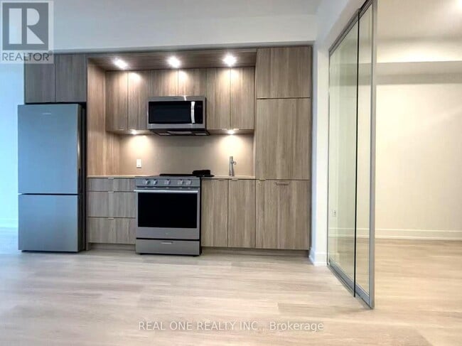 60 Central Park Roadway in Toronto, ON - Building Photo - Building Photo