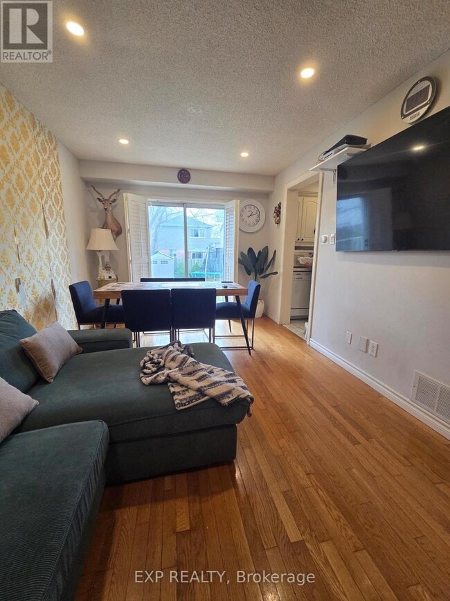 property at 3082 Cantelon Crescent