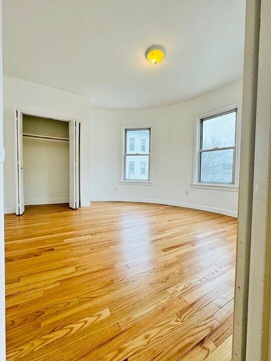 505 Columbia Rd, Unit 1 in Boston, MA - Building Photo