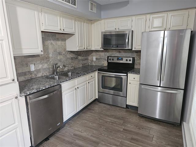property at 2300 Bamboo Dr