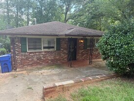 2381 Elldale Ave in Decatur, GA - Building Photo