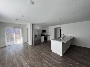 2416 Pesuna Dr in Bullhead City, AZ - Building Photo - Building Photo