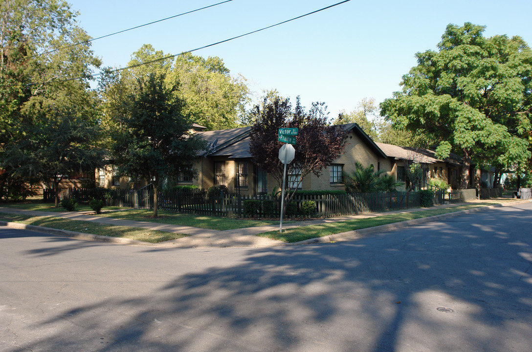 4731 Victor St in Dallas, TX - Foto de edificio