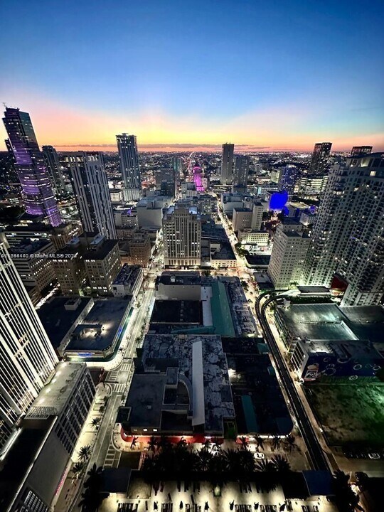 50 Biscayne Blvd, Unit 3902 in Miami, FL - Building Photo