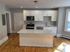 37A Maple Ave, Unit 1 Apartamentos