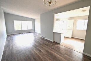 4195-4195 1st Ave in Prince George, BC - Building Photo