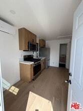 9506 San Pedro St in Los Angeles, CA - Building Photo - Building Photo