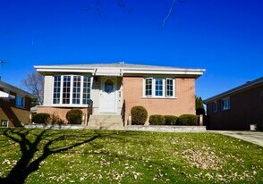 7744 W Strong St in Norridge, IL - Building Photo