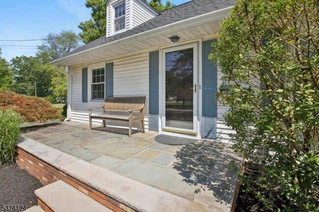 6 Dartford Rd in Morris Plains, NJ - Building Photo - Building Photo