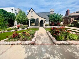 1005 E Baltimore Dr in El Paso, TX - Building Photo