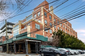 Waterview Plaza in College Point, NY - Building Photo - Building Photo