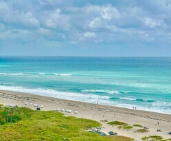 2800 N Ocean Dr, Unit B14D in Riviera Beach, FL - Building Photo