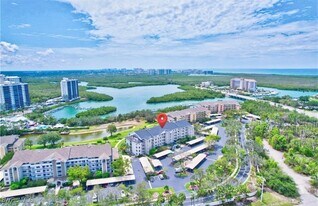 340 Horse Creek Dr in Naples, FL - Building Photo
