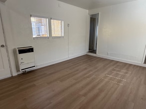 2305 Lemon Ave in Signal Hill, CA - Building Photo - Building Photo