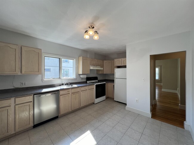 63 Boston Ave, Unit 1