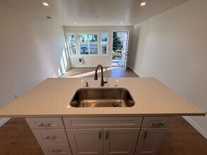 1447 Linden Ave in Long Beach, CA - Building Photo - Building Photo