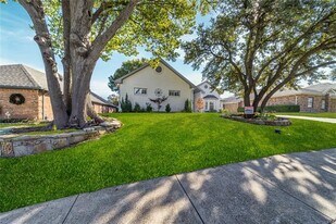 4112 Fairlakes Ct in Dallas, TX - Building Photo