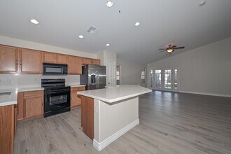 8119 W Tonto Ln in Peoria, AZ - Building Photo - Building Photo