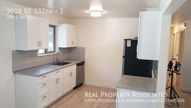 3018 NE 137th St in Seattle, WA - Building Photo - Building Photo
