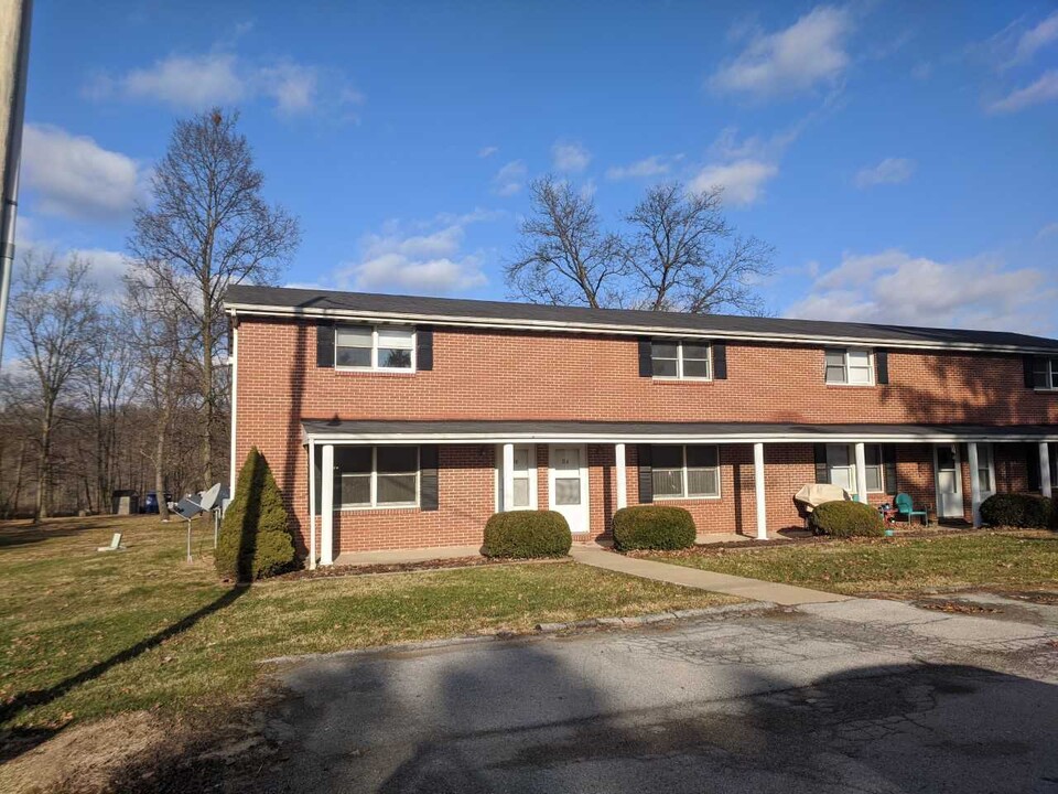 99 Kassal St, Unit 86 in Homer City, PA - Foto de edificio