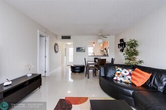 5901 NW 61st Ave in Tamarac, FL - Building Photo - Building Photo
