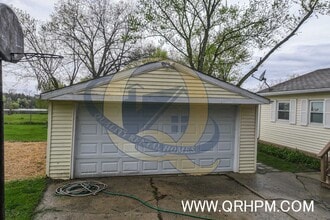 1141 W Cook Rd in Grand Blanc, MI - Building Photo - Building Photo