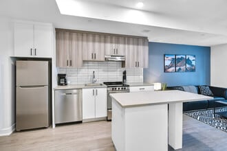 90 Champagne Ave S, Unit SI ID1228190P in Ottawa, ON - Building Photo - Building Photo
