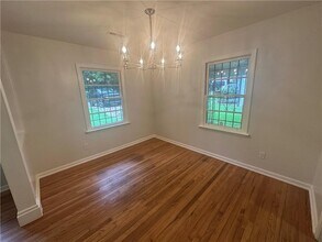 349 Laquita Dr SE in Atlanta, GA - Building Photo - Building Photo
