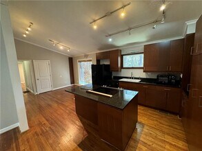 1968 Fairway Cir NE in Atlanta, GA - Foto de edificio - Building Photo