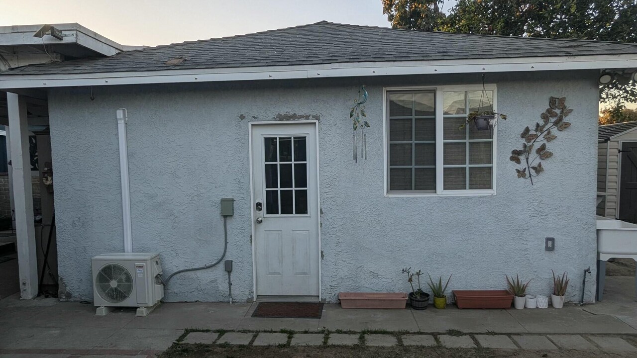 4013 Platt Ave in Lynwood, CA - Building Photo