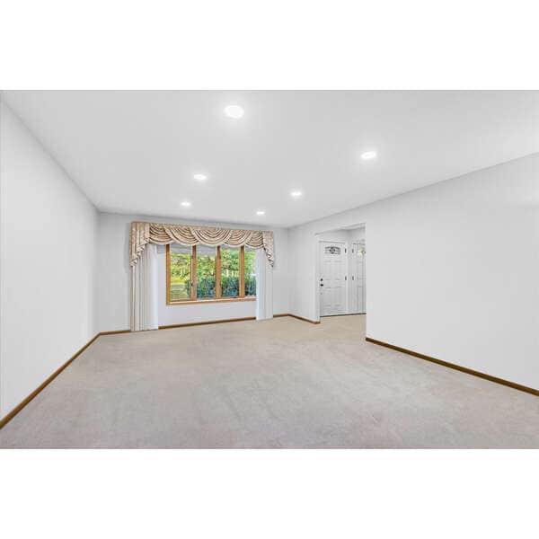 8128 N Caldwell Ave in Niles, IL - Building Photo - Building Photo