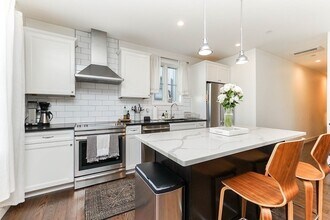 213 E Eagle St, Unit 2 in Boston, MA - Building Photo - Building Photo