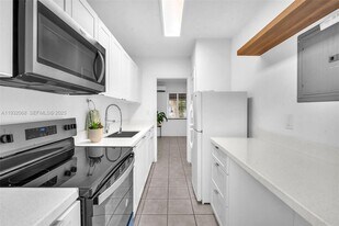 401 SE 14th Ct in Fort Lauderdale, FL - Building Photo
