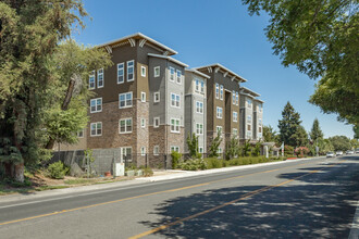 Post on Nord in Chico, CA - Foto de edificio - Building Photo