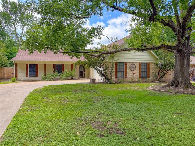 property at 525 Oxford Ave