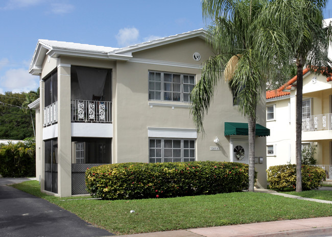 3240-3242 S Le Jeune Rd in Miami, FL - Building Photo - Building Photo