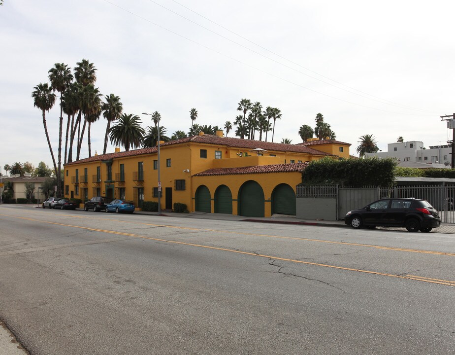 Casa Laguna in Los Angeles, CA - Building Photo