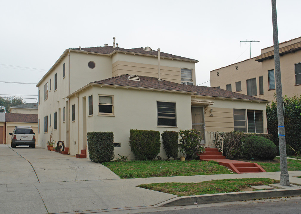 535 N Spaulding Ave in Los Angeles, CA - Building Photo