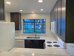 1400 Bowe Ave in Santa Clara, CA - Building Photo - Building Photo