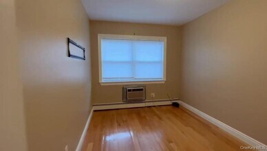 57-32 136th St in Queens, NY - Building Photo - Building Photo