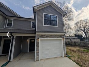 8031 Pleasant Grove Rd in Charlotte, NC - Building Photo - Building Photo
