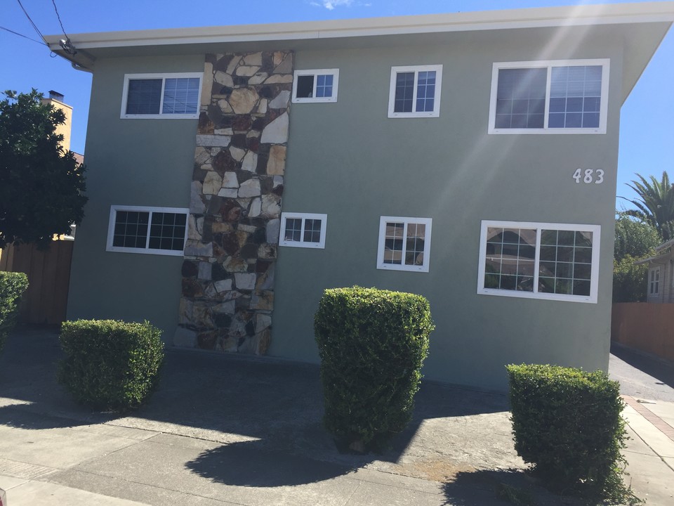 483 Joaquin Ave, Unit D in San Leandro, CA - Foto de edificio