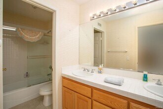 34 Lakefront in Irvine, CA - Building Photo - Building Photo