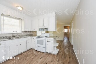 313 Shoreditch Dr in Columbia, SC - Foto de edificio - Building Photo