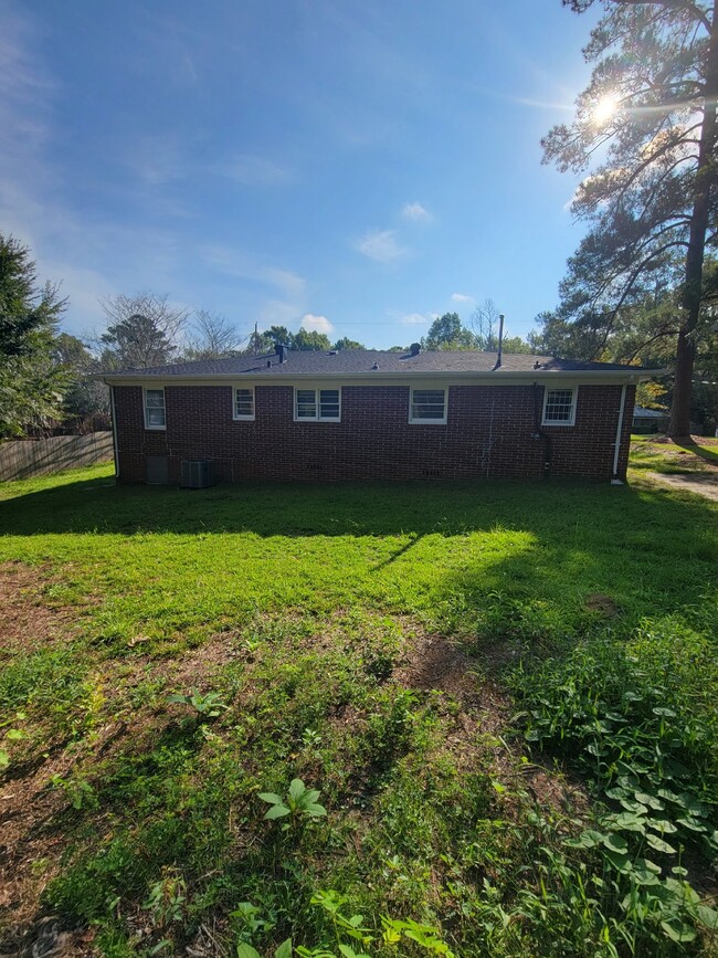 4131 Vallie Dr in Macon, GA - Foto de edificio - Building Photo