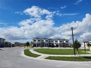 2750 SE 24th Terrace in Homestead, FL - Building Photo - Building Photo