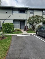 8227 SE Croft Cir in Hobe Sound, FL - Building Photo