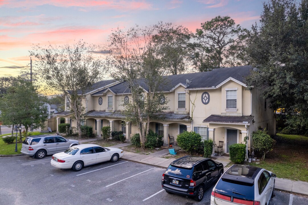 Brookewood in Jacksonville, FL - Foto de edificio